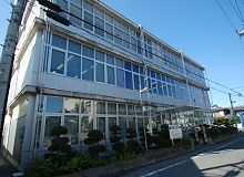 秩父看護専門学校校舎正面